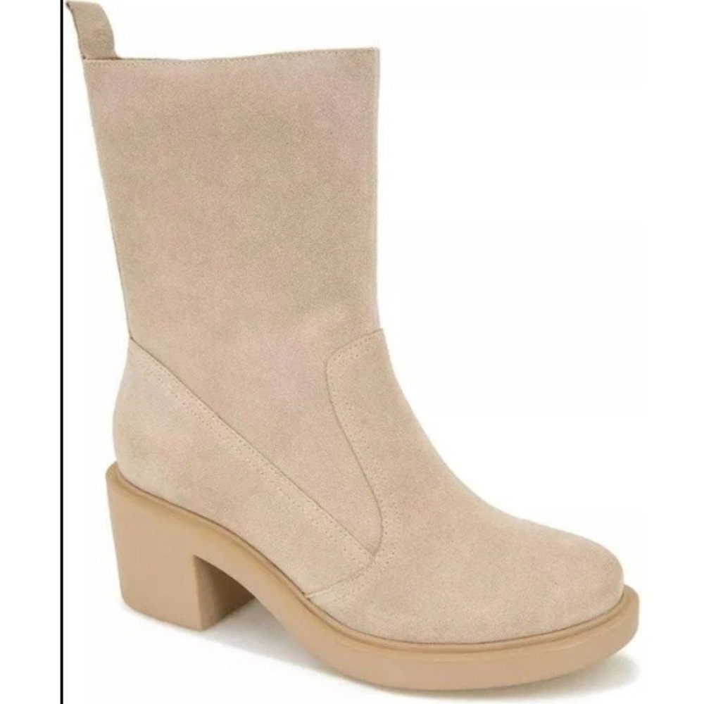 André Assous Beige Suede Water Resistant Chelsea Booties Boots‎ Women's 9M NEW